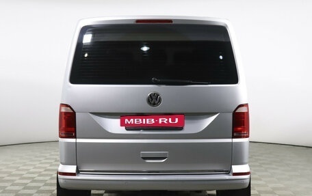 Volkswagen Caravelle T6 рестайлинг, 2015 год, 2 190 000 рублей, 6 фотография