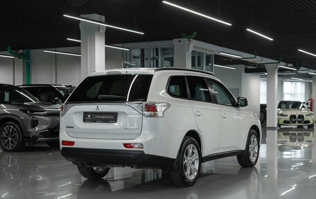 Mitsubishi Outlander III рестайлинг 3, 2014 год, 1 640 000 рублей, 5 фотография