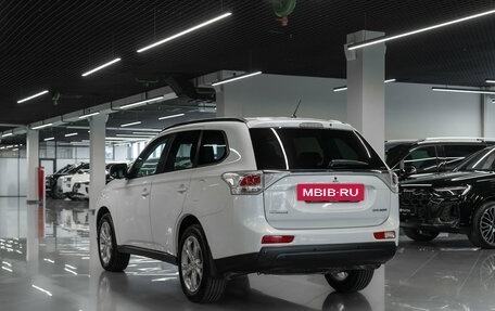 Mitsubishi Outlander III рестайлинг 3, 2014 год, 1 640 000 рублей, 4 фотография
