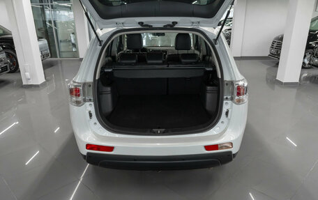 Mitsubishi Outlander III рестайлинг 3, 2014 год, 1 640 000 рублей, 21 фотография