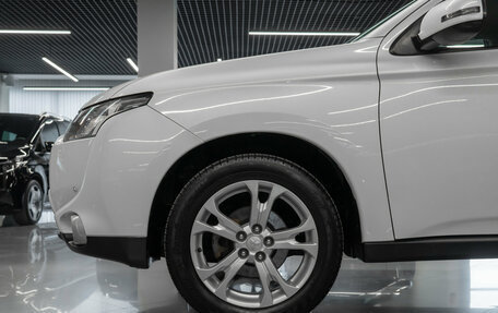 Mitsubishi Outlander III рестайлинг 3, 2014 год, 1 640 000 рублей, 22 фотография