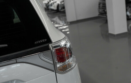 Mitsubishi Outlander III рестайлинг 3, 2014 год, 1 640 000 рублей, 24 фотография