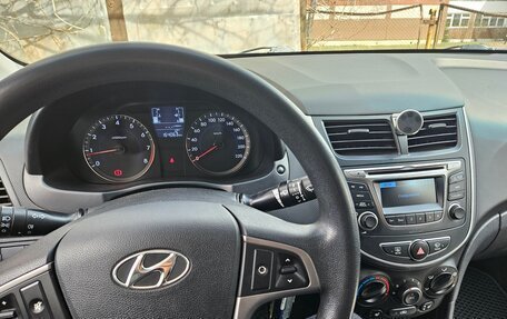 Hyundai Solaris II рестайлинг, 2015 год, 840 000 рублей, 11 фотография
