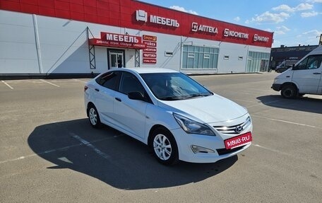 Hyundai Solaris II рестайлинг, 2015 год, 840 000 рублей, 3 фотография