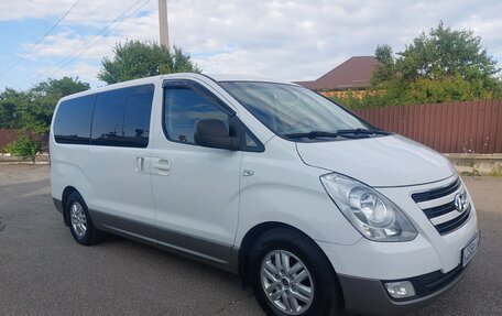 Hyundai H-1 II рестайлинг, 2016 год, 2 350 000 рублей, 2 фотография