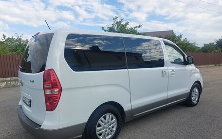 Hyundai H-1 II рестайлинг, 2016 год, 2 350 000 рублей, 4 фотография