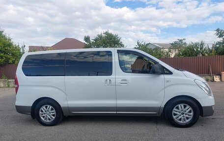 Hyundai H-1 II рестайлинг, 2016 год, 2 350 000 рублей, 3 фотография
