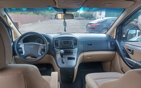 Hyundai H-1 II рестайлинг, 2016 год, 2 350 000 рублей, 8 фотография