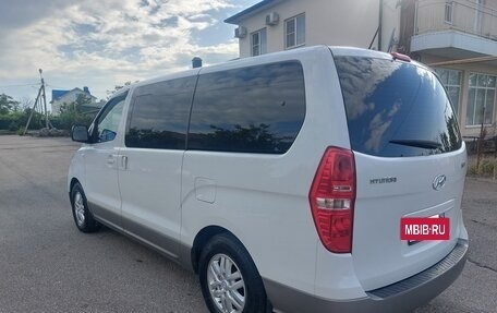 Hyundai H-1 II рестайлинг, 2016 год, 2 350 000 рублей, 6 фотография