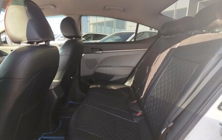 Hyundai Elantra VI рестайлинг, 2017 год, 990 000 рублей, 11 фотография