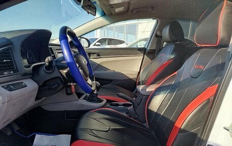 Hyundai Elantra VI рестайлинг, 2017 год, 990 000 рублей, 10 фотография