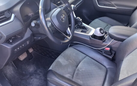 Toyota RAV4, 2024 год, 3 850 000 рублей, 7 фотография