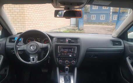 Volkswagen Jetta VI, 2014 год, 850 000 рублей, 6 фотография