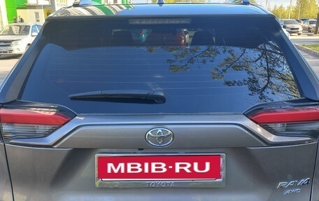 Toyota RAV4, 2024 год, 3 850 000 рублей, 5 фотография