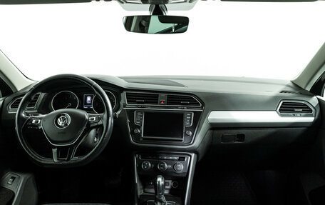Volkswagen Tiguan II, 2017 год, 1 949 898 рублей, 13 фотография