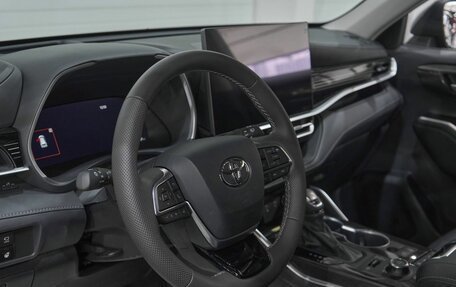 Toyota Highlander, 2026 год, 5 500 000 рублей, 17 фотография