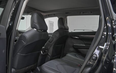Toyota Highlander, 2026 год, 5 500 000 рублей, 12 фотография