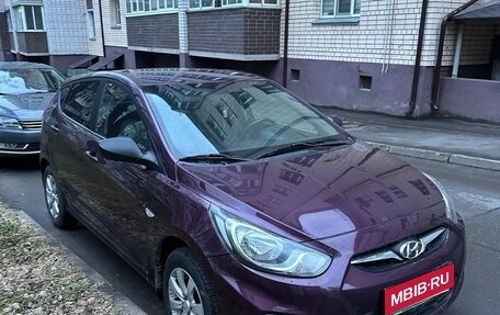 Hyundai Solaris II рестайлинг, 2012 год, 945 000 рублей, 1 фотография