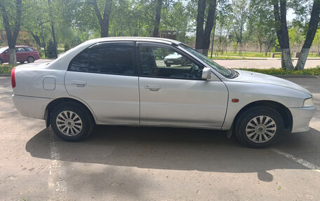 Mitsubishi Mirage VI рестайлинг, 1998 год, 200 000 рублей, 3 фотография