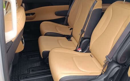 KIA Carnival, 2022 год, 4 950 000 рублей, 24 фотография