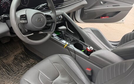 Hyundai Elantra, 2021 год, 1 800 000 рублей, 5 фотография