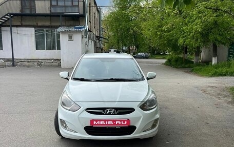 Hyundai Solaris II рестайлинг, 2013 год, 720 000 рублей, 9 фотография