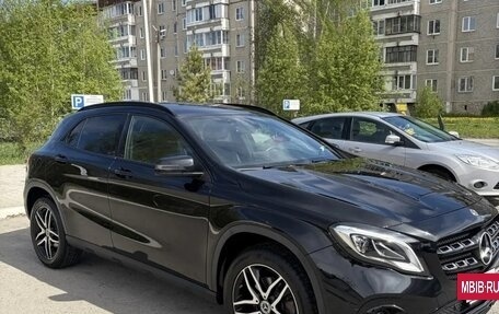 Mercedes-Benz GLA, 2019 год, 3 000 000 рублей, 2 фотография