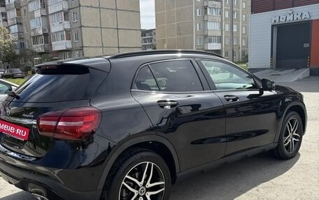 Mercedes-Benz GLA, 2019 год, 3 000 000 рублей, 3 фотография
