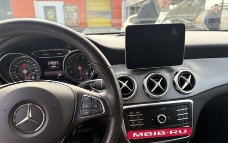 Mercedes-Benz GLA, 2019 год, 3 000 000 рублей, 10 фотография