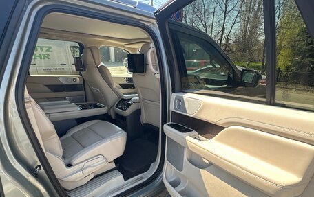 Lincoln Navigator, 2018 год, 7 000 000 рублей, 8 фотография