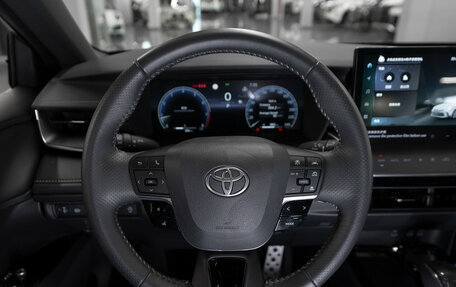 Toyota Camry, 2024 год, 3 990 000 рублей, 11 фотография