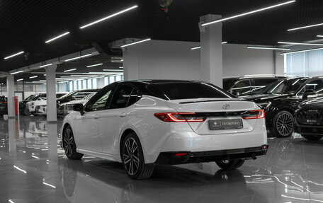 Toyota Camry, 2024 год, 3 990 000 рублей, 4 фотография