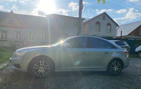 Chevrolet Cruze II, 2011 год, 580 000 рублей, 3 фотография