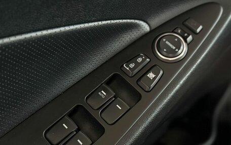 Hyundai Sonata VI, 2012 год, 1 299 000 рублей, 22 фотография