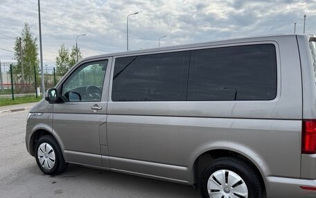 Volkswagen Caravelle T6 рестайлинг, 2021 год, 5 600 000 рублей, 4 фотография