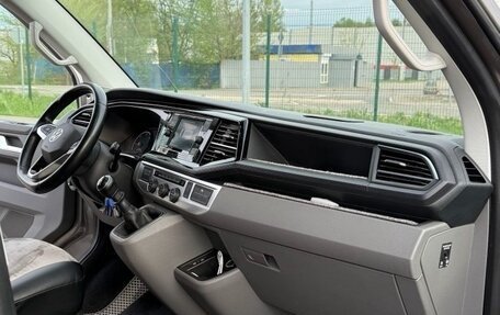 Volkswagen Caravelle T6 рестайлинг, 2021 год, 5 600 000 рублей, 13 фотография