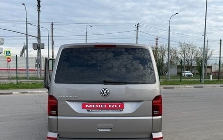 Volkswagen Caravelle T6 рестайлинг, 2021 год, 5 600 000 рублей, 2 фотография