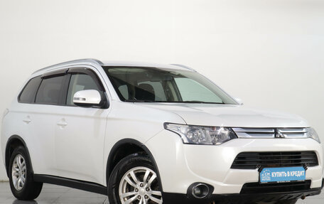 Mitsubishi Outlander III рестайлинг 3, 2014 год, 1 599 000 рублей, 2 фотография