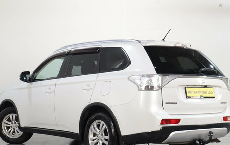 Mitsubishi Outlander III рестайлинг 3, 2014 год, 1 599 000 рублей, 5 фотография