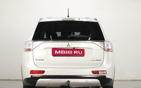 Mitsubishi Outlander III рестайлинг 3, 2014 год, 1 599 000 рублей, 6 фотография