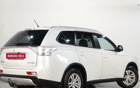 Mitsubishi Outlander III рестайлинг 3, 2014 год, 1 599 000 рублей, 7 фотография