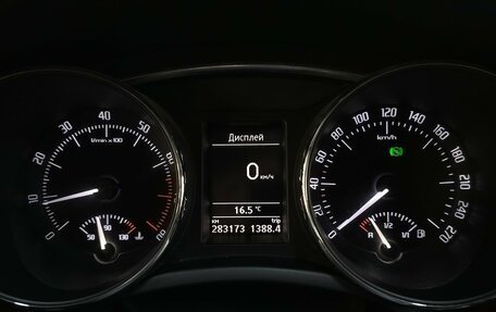 Skoda Superb III рестайлинг, 2011 год, 680 000 рублей, 23 фотография