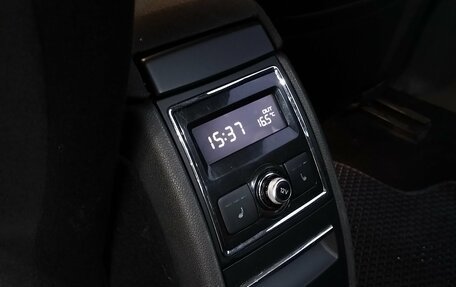 Skoda Superb III рестайлинг, 2011 год, 680 000 рублей, 22 фотография