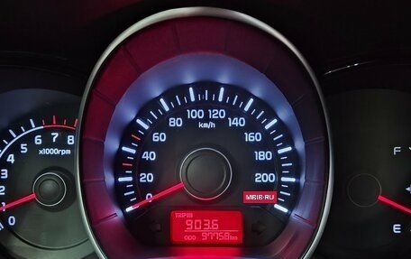 KIA Rio III рестайлинг, 2013 год, 980 000 рублей, 10 фотография