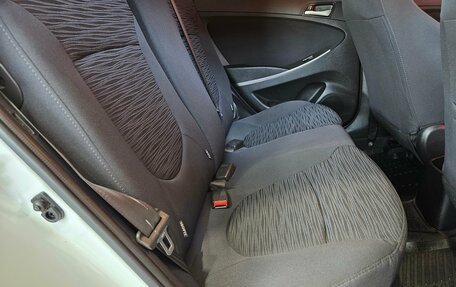 Hyundai Solaris II рестайлинг, 2015 год, 1 005 000 рублей, 13 фотография
