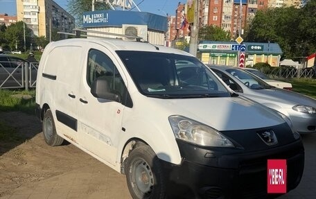 Peugeot Partner II рестайлинг 2, 2010 год, 425 000 рублей, 2 фотография