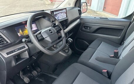 Opel Vivaro, 2024 год, 2 850 000 рублей, 9 фотография