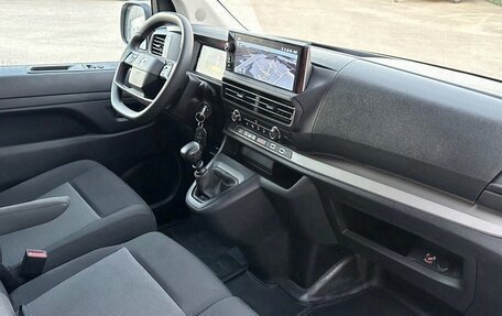 Opel Vivaro, 2024 год, 2 850 000 рублей, 8 фотография