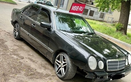 Mercedes-Benz E-Класс, 1999 год, 190 000 рублей, 1 фотография