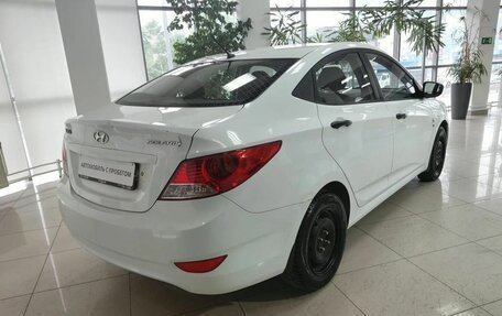 Hyundai Solaris II рестайлинг, 2011 год, 649 000 рублей, 5 фотография